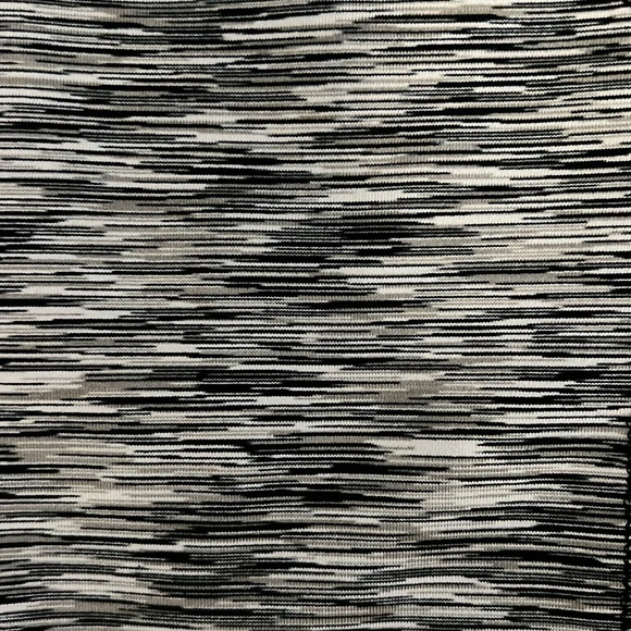 **BUNDLE of 2** cropped leggings - Picture 2 of 2